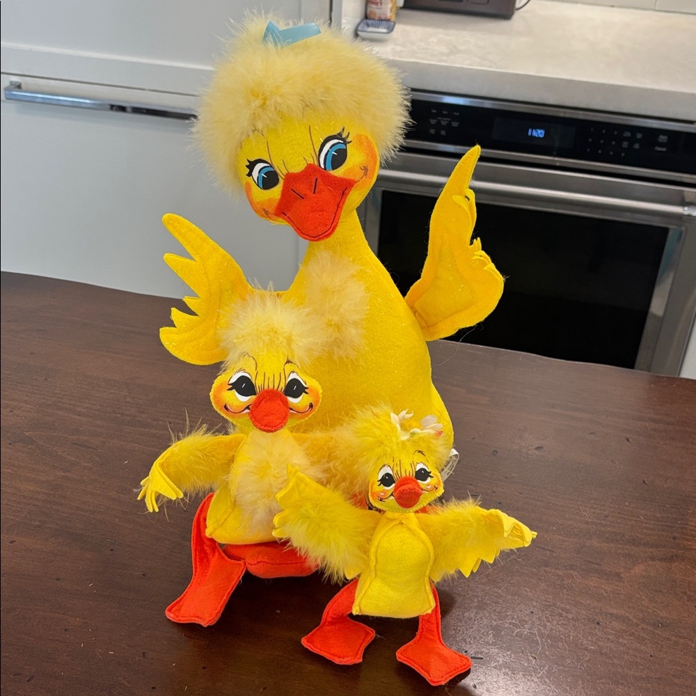 Annalee Duck Family14' Mom, 9' and 7' Babies Like New